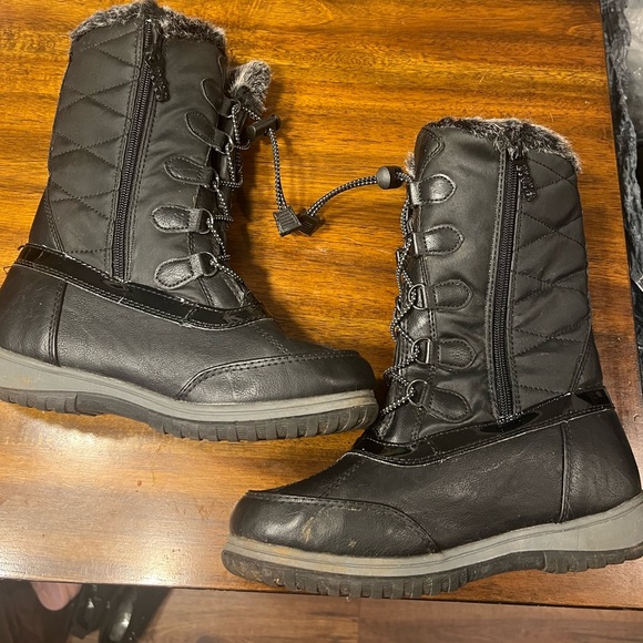 totes Women's Black Winter Boots with Fur Trim - Picture 3 of 7